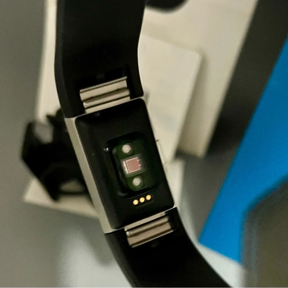 Fitbit Charge 2 For Spares Or Repair- Please Read